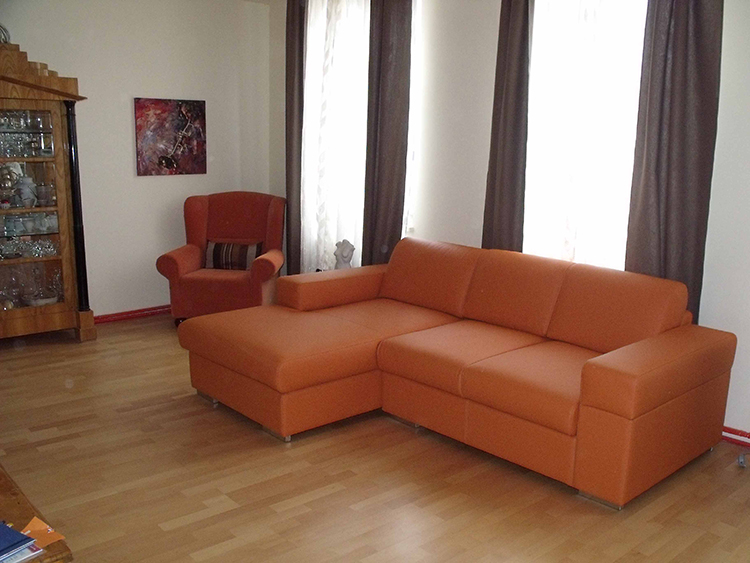 Kunde Lo Tufo - Sofa Potsdam mit Longchair Kunstleder Textilleder orange klein
