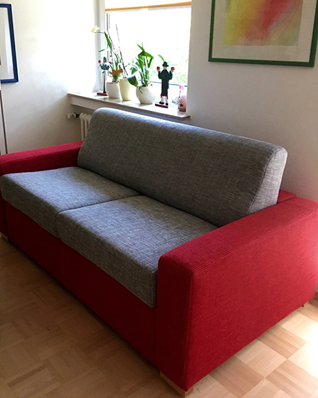 Kundenfoto Pohl-Heitkämper - Dauerschläfer Schlafsofa Bruno Sitz und Rückenkissen im Stoffbezug Farbe silber rest in rot